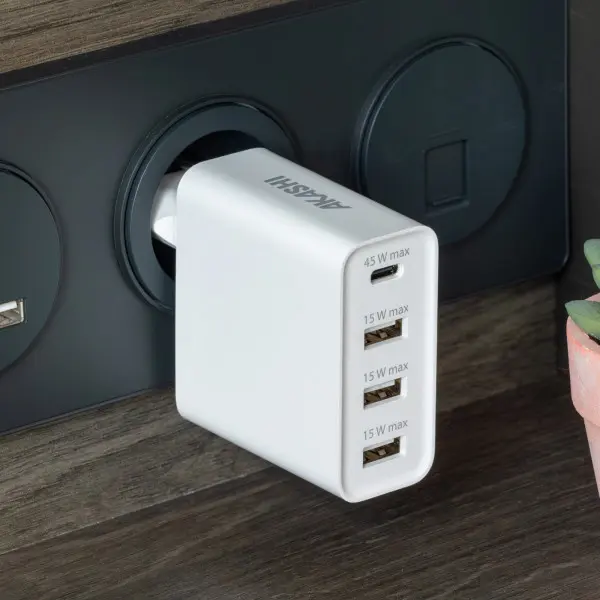 chargeur-secteur-intelligent-usb-c-45w-et-3-usb (1).webp